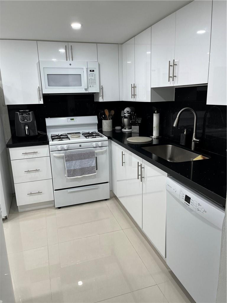 18111 NW 68th Ave I-105