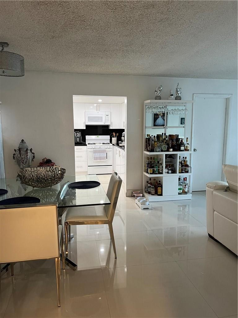 18111 NW 68th Ave I-105