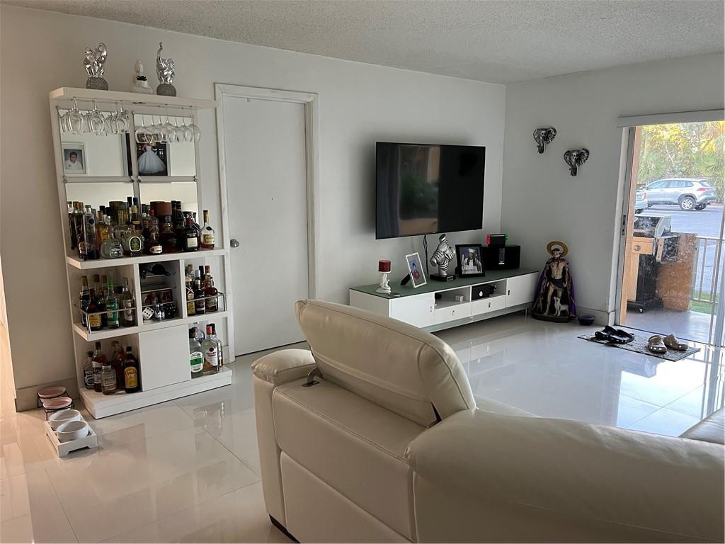 18111 NW 68th Ave I-105