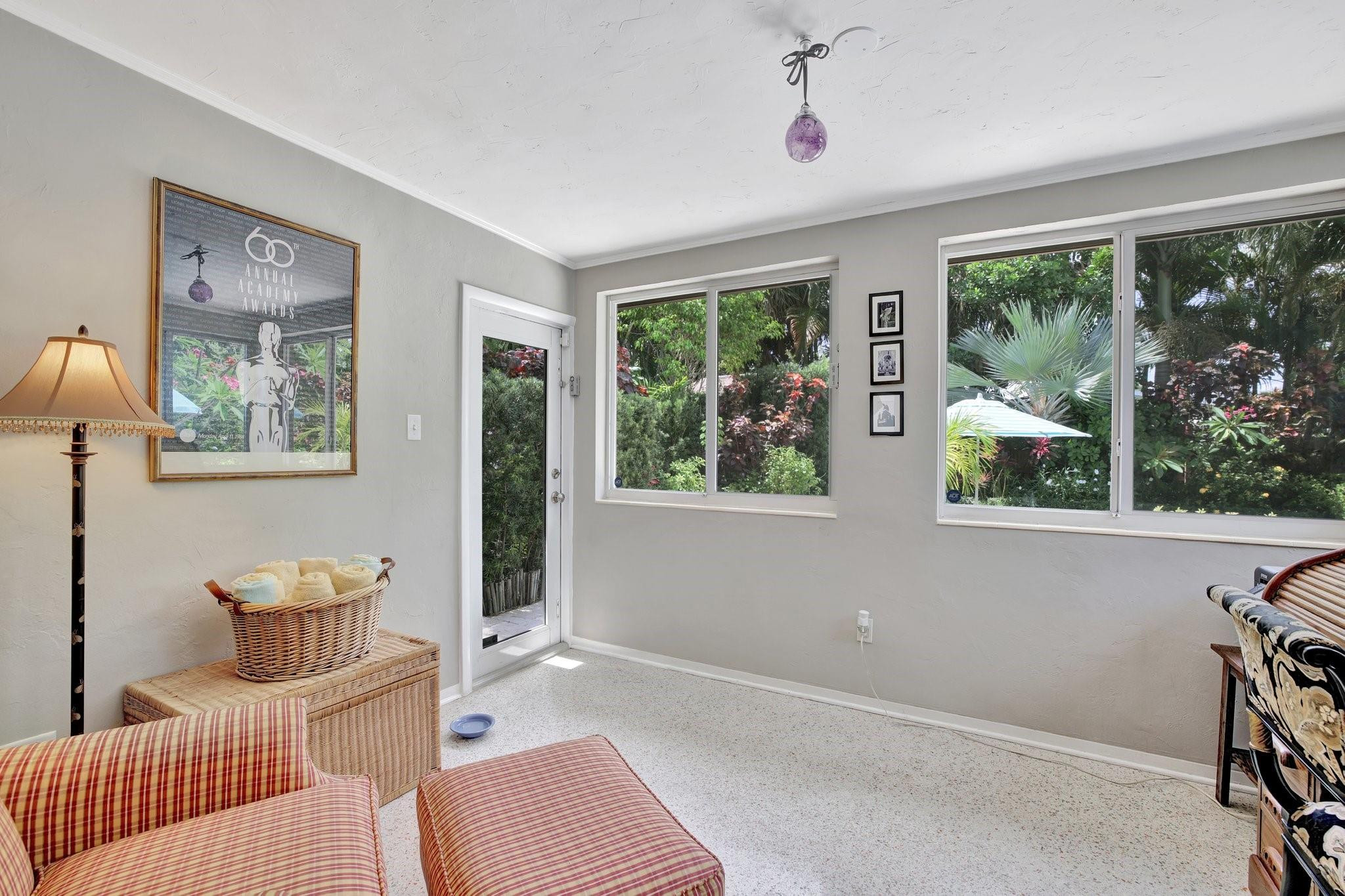 633 NW 28th Ct