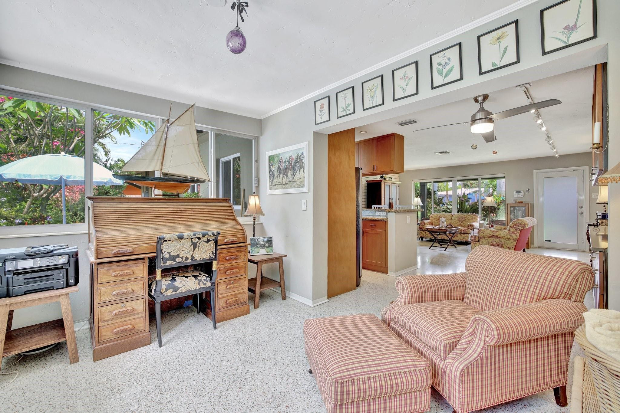 633 NW 28th Ct