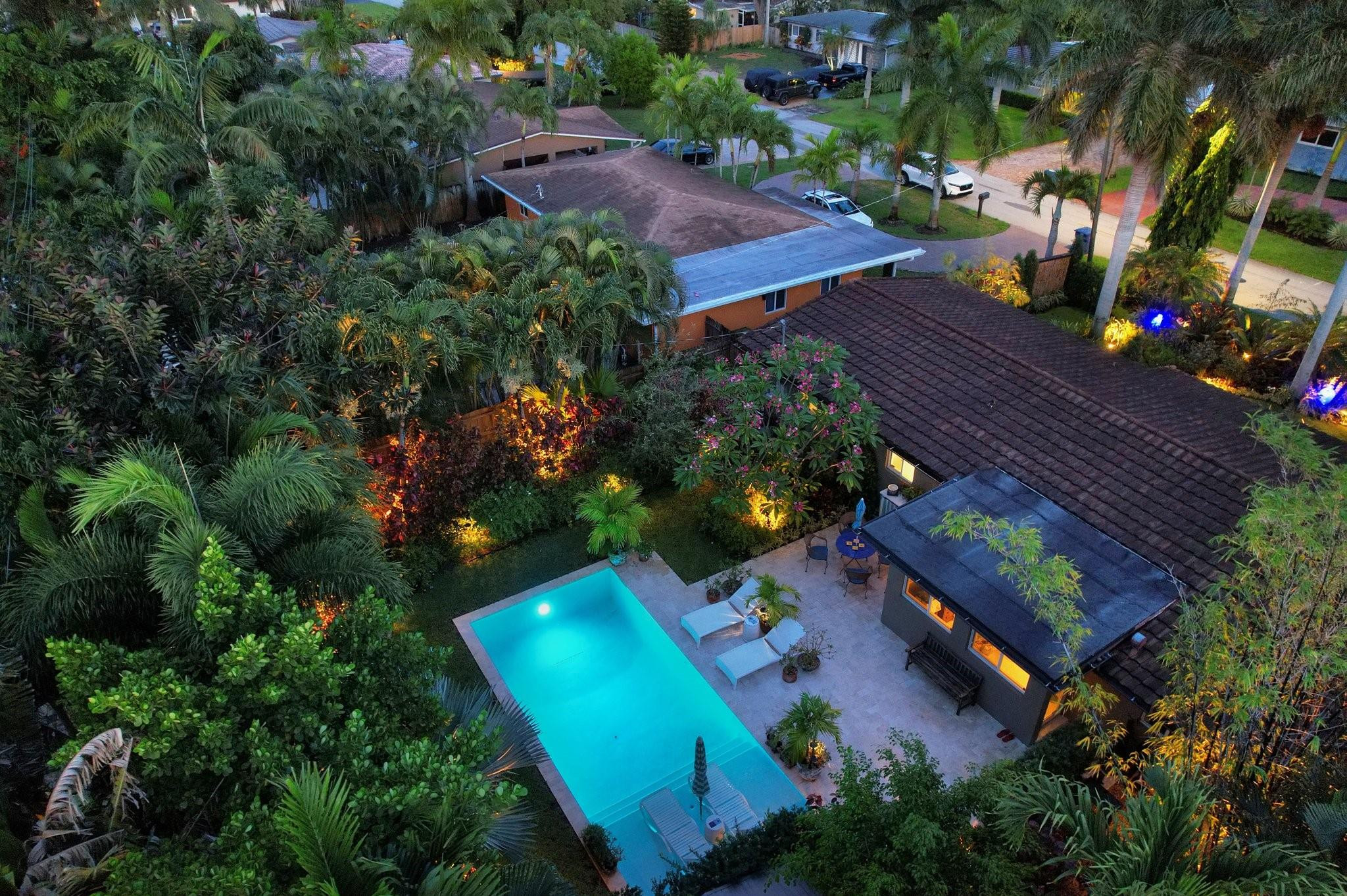 633 NW 28th Ct