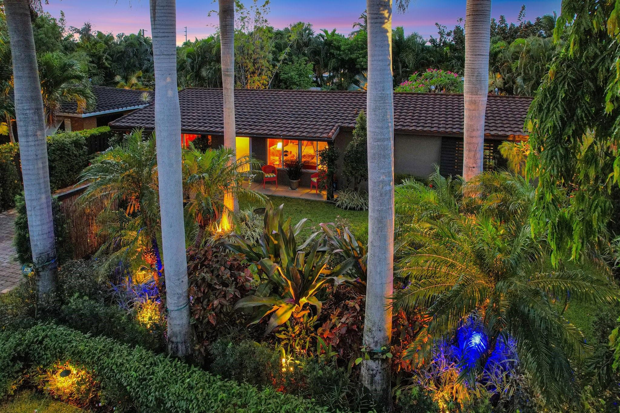 633 NW 28th Ct