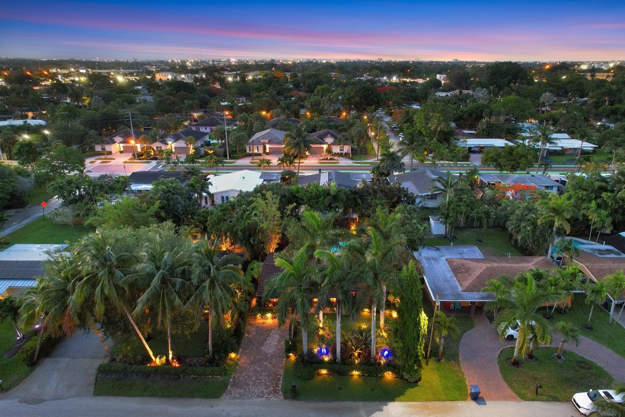 633 NW 28th Ct
