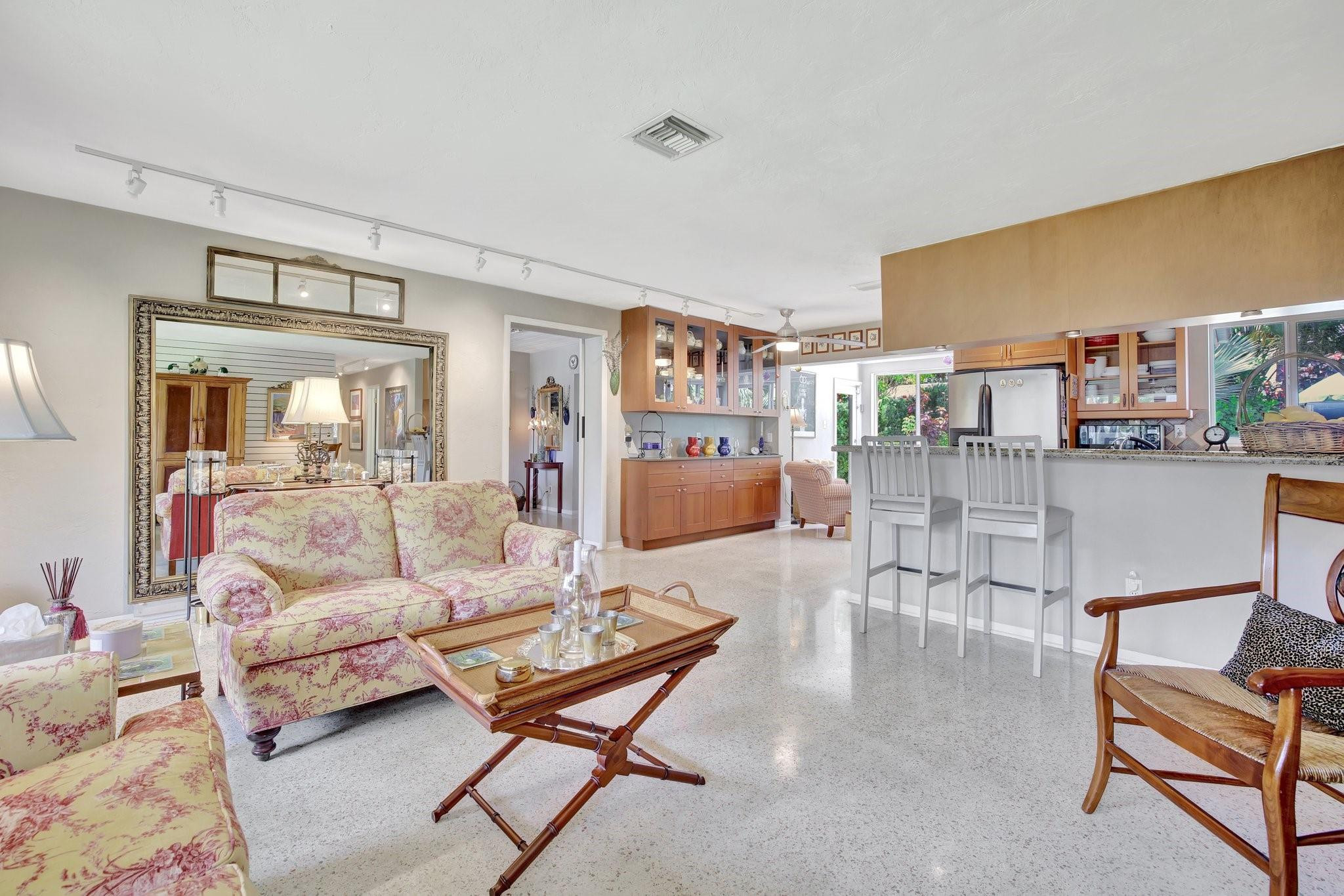 633 NW 28th Ct