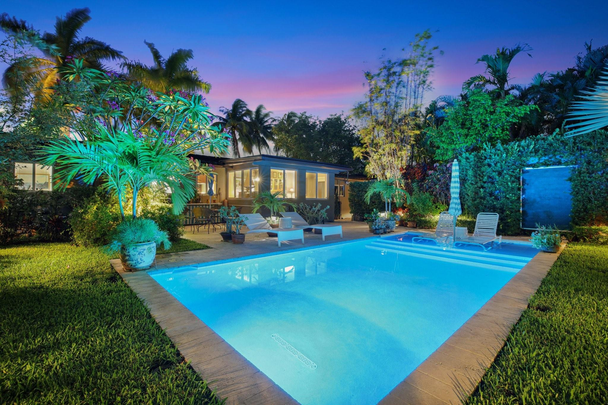 633 NW 28th Ct