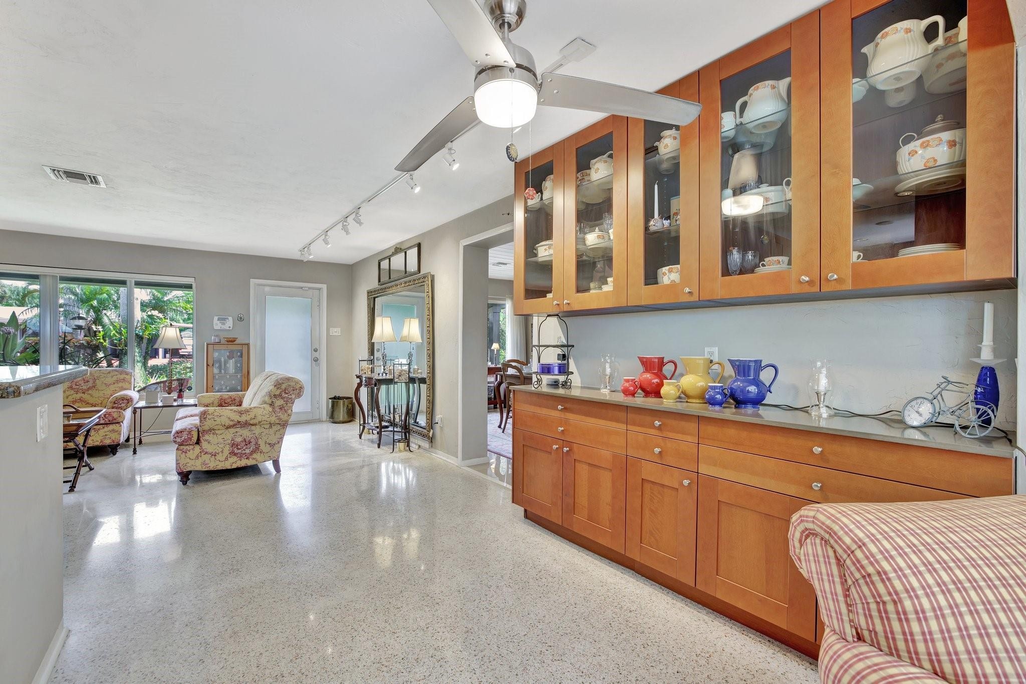 633 NW 28th Ct