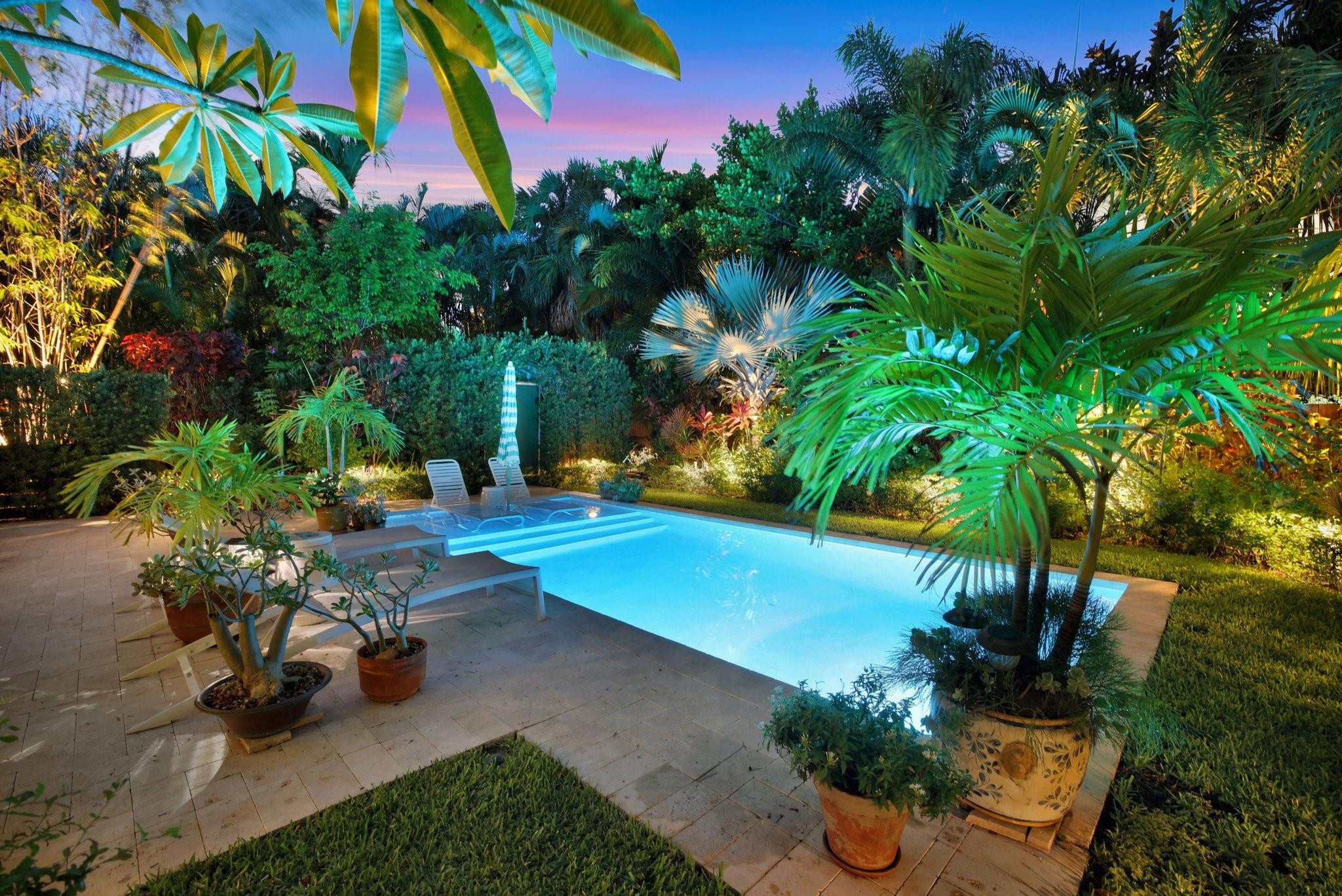 633 NW 28th Ct