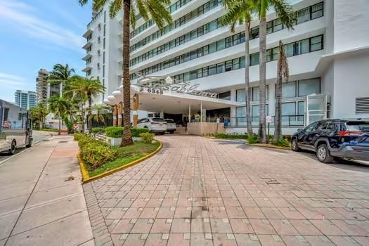 6345 Collins Ave 623
