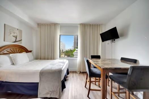 6345 Collins Ave 623