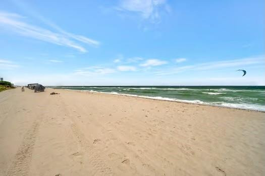 6345 Collins Ave 623