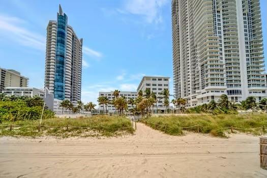 6345 Collins Ave 623