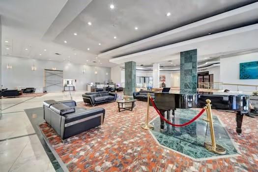 6345 Collins Ave 623