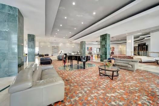 6345 Collins Ave 623