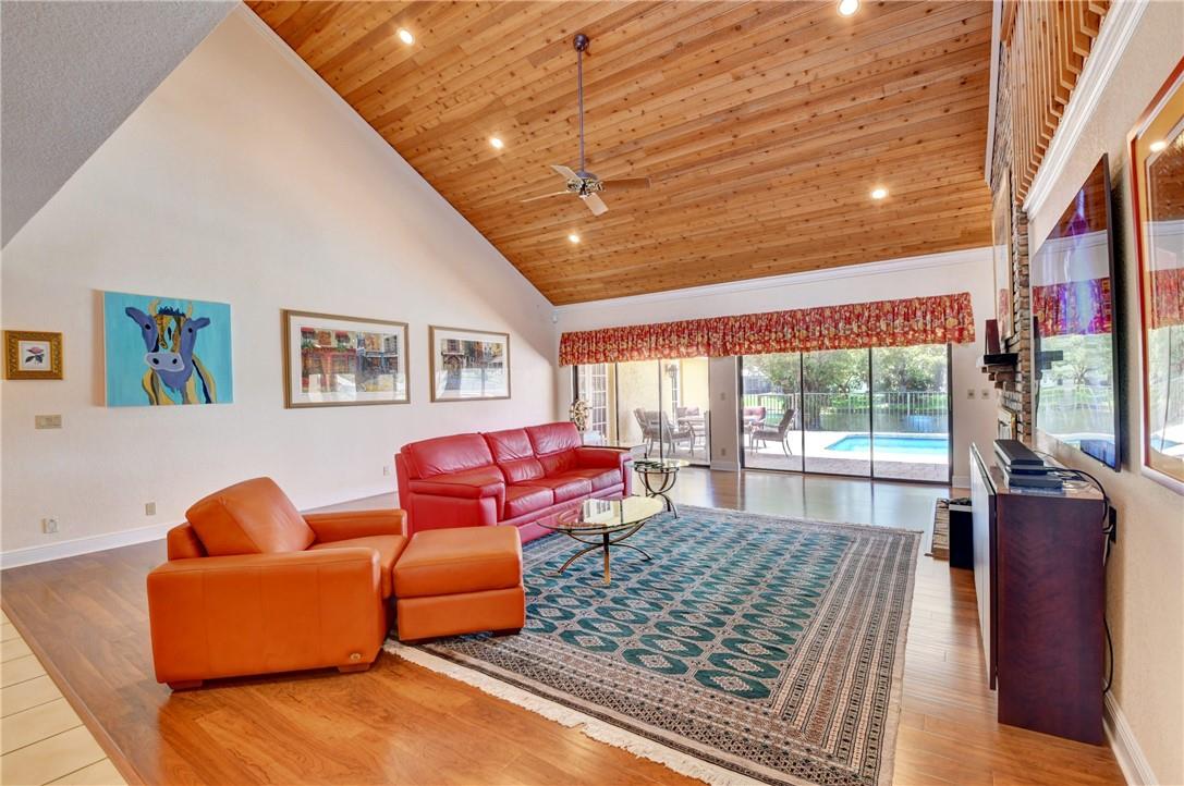 3110 Equestrian Dr