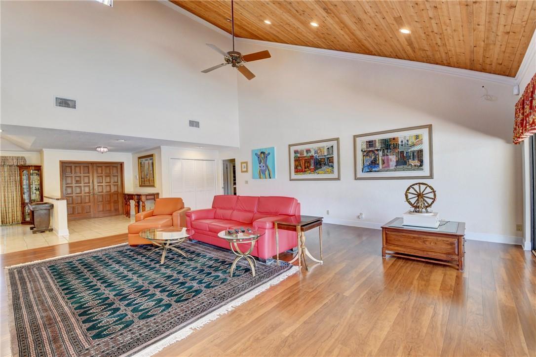 3110 Equestrian Dr