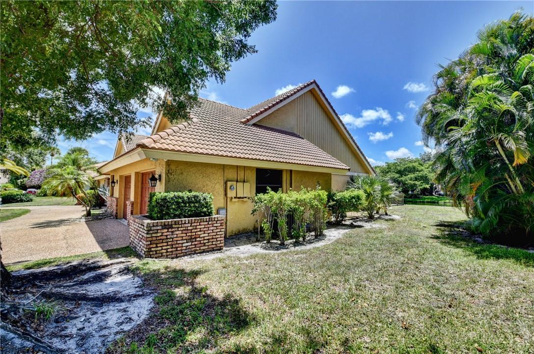 3110 Equestrian Dr