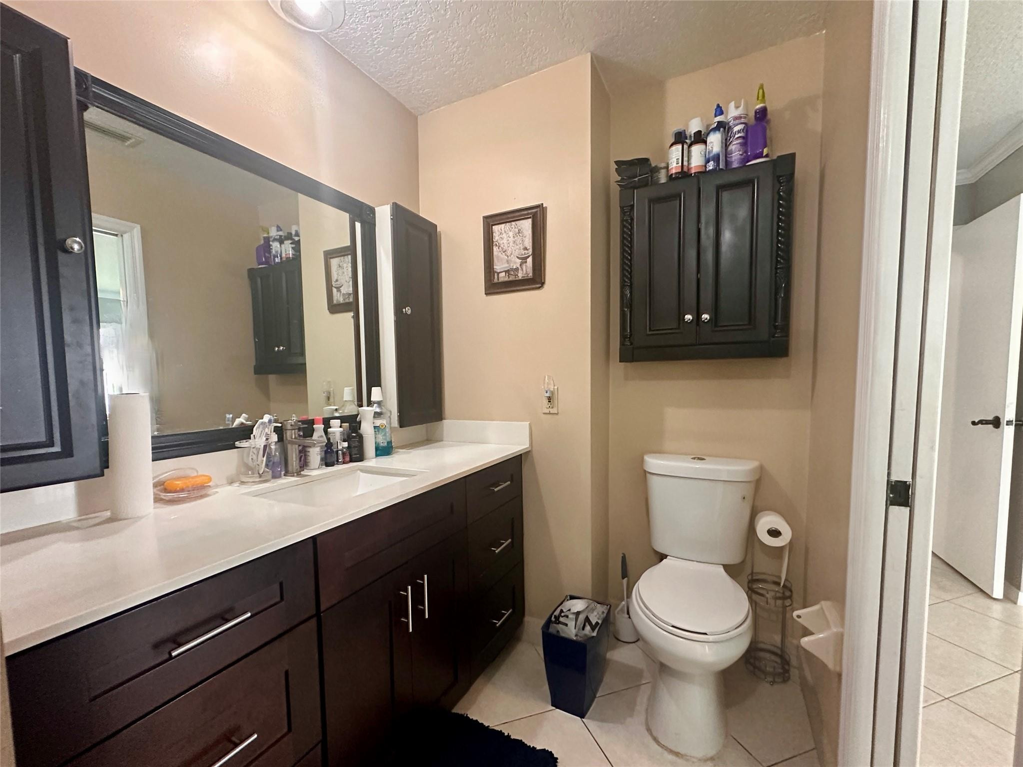 7106 NW 38th St