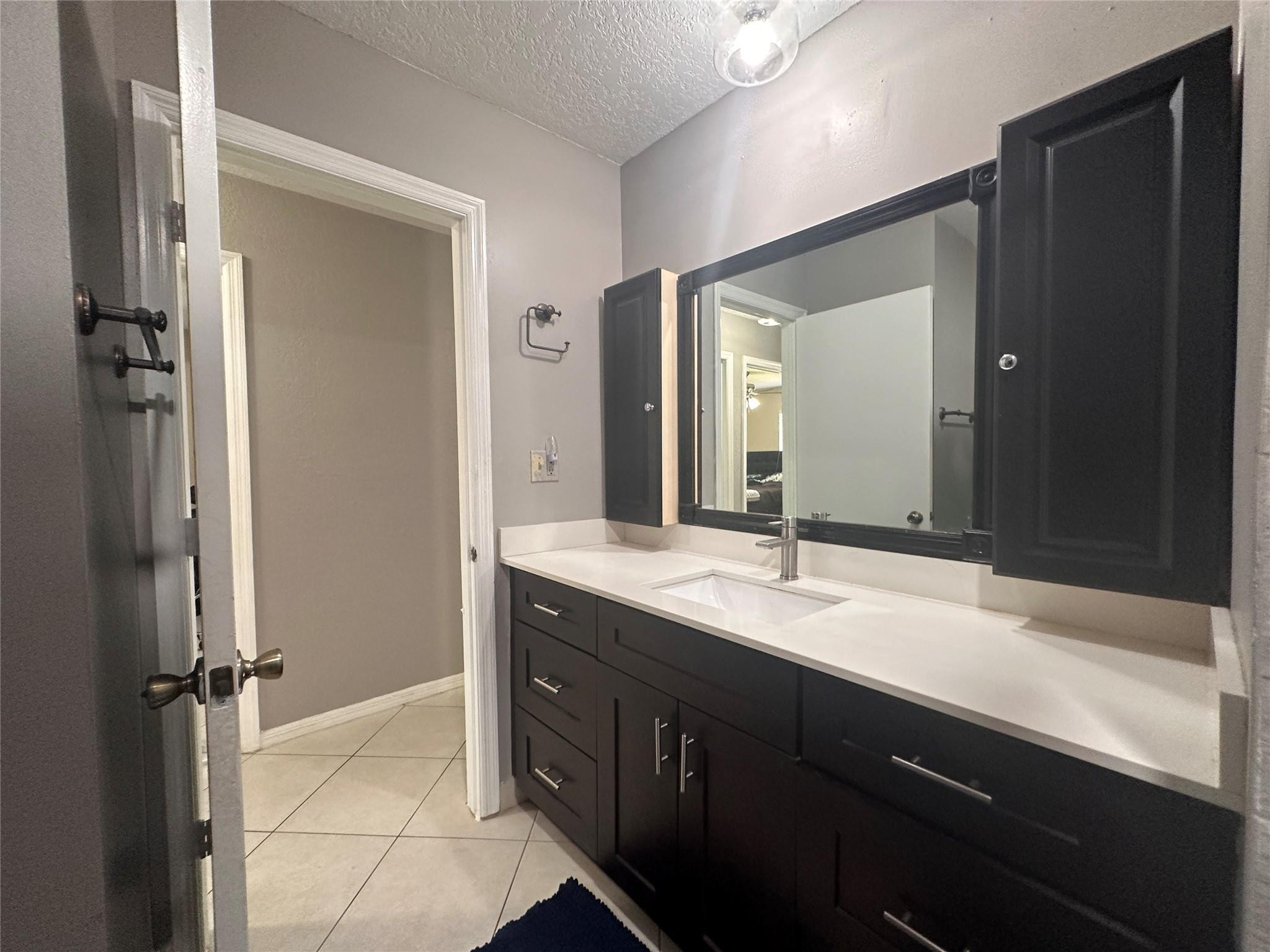 7106 NW 38th St