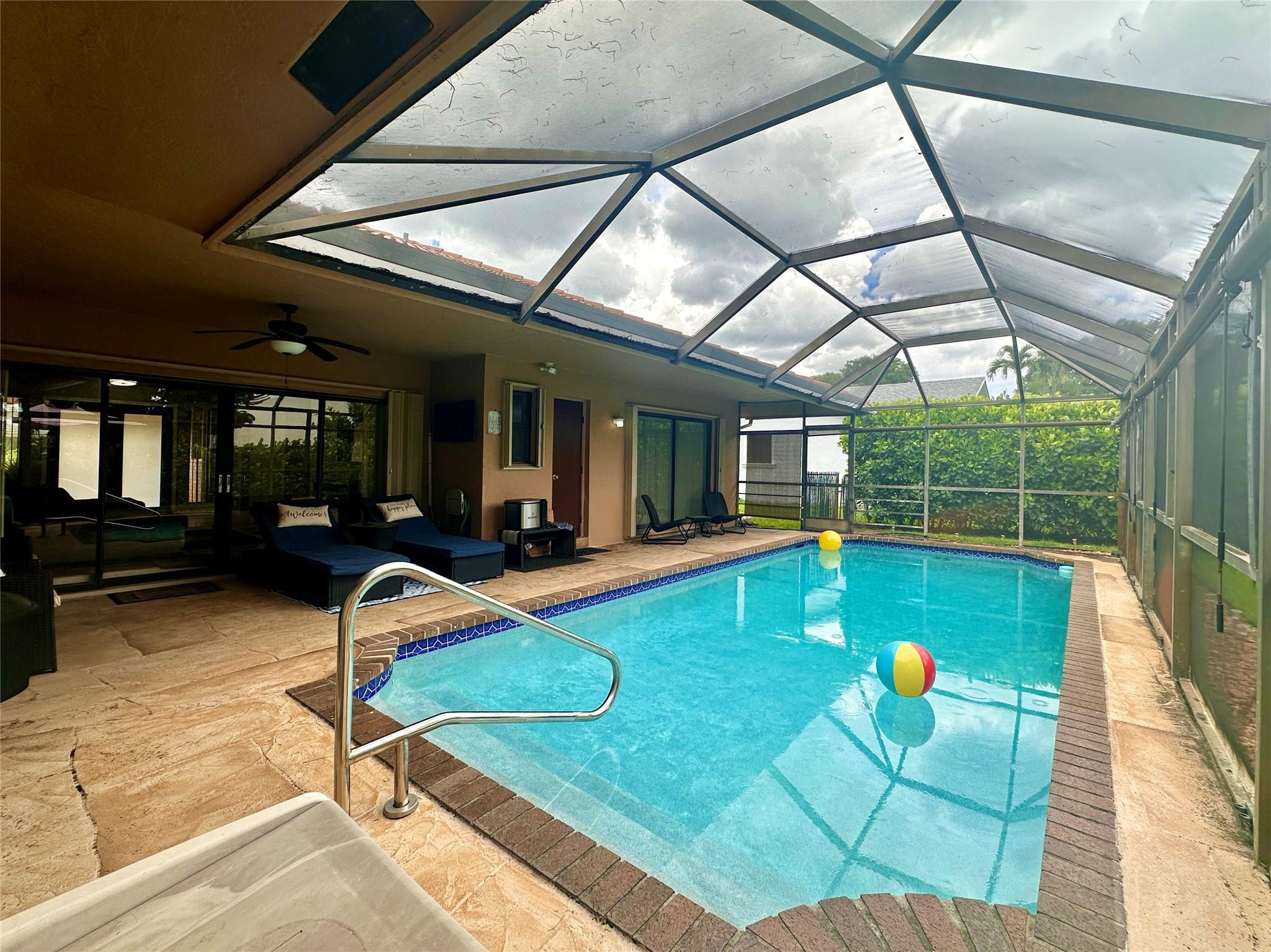 7106 NW 38th St