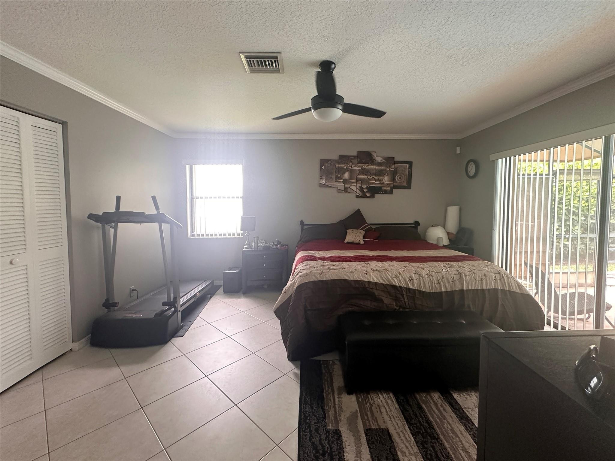 7106 NW 38th St