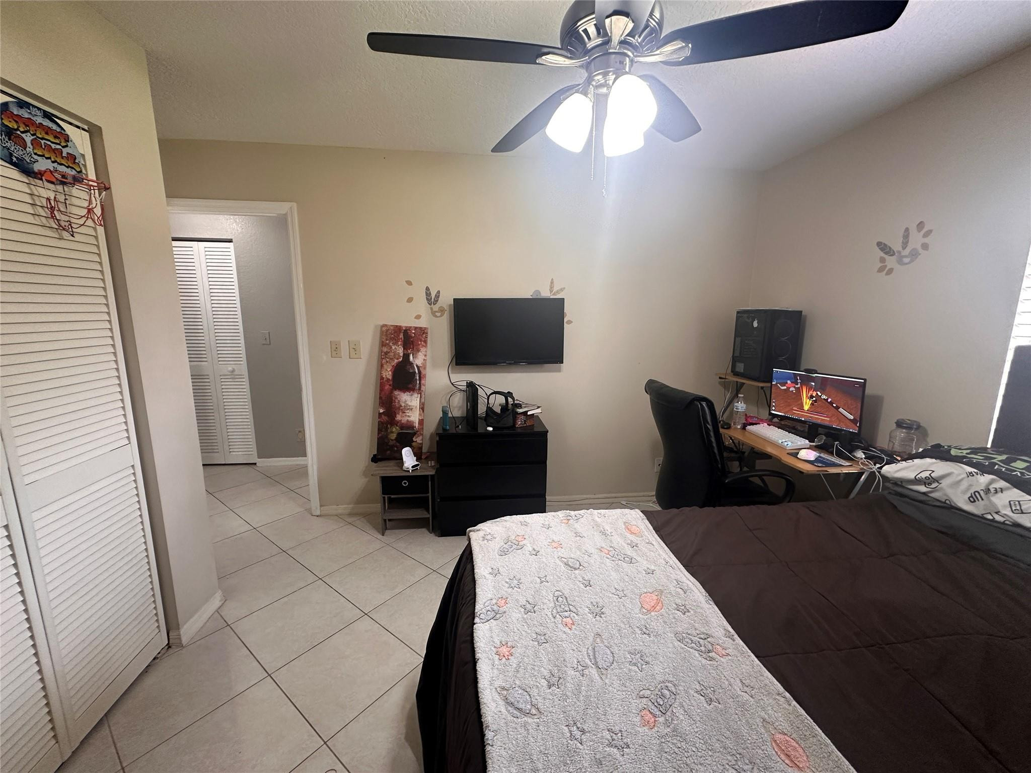7106 NW 38th St