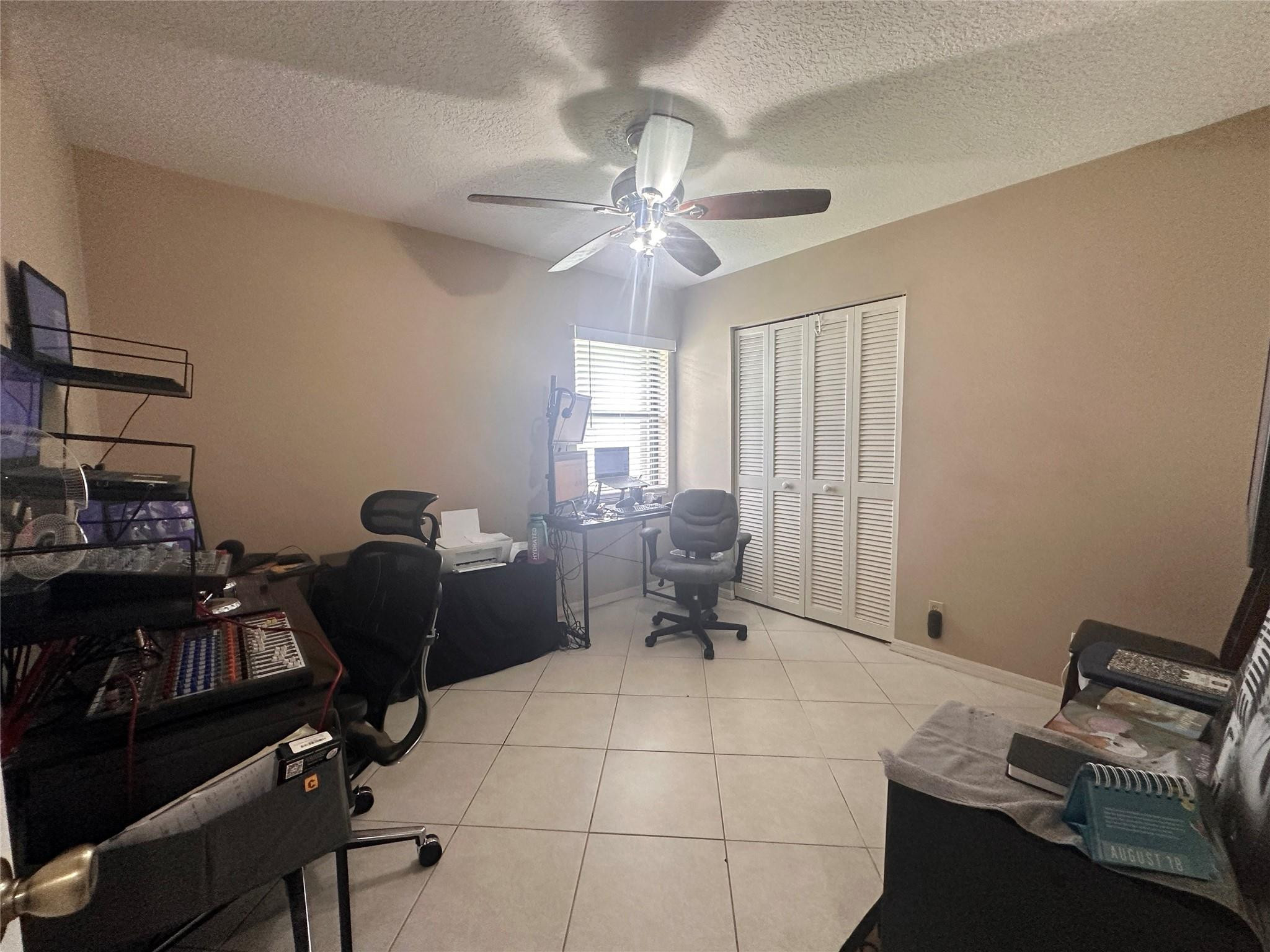 7106 NW 38th St