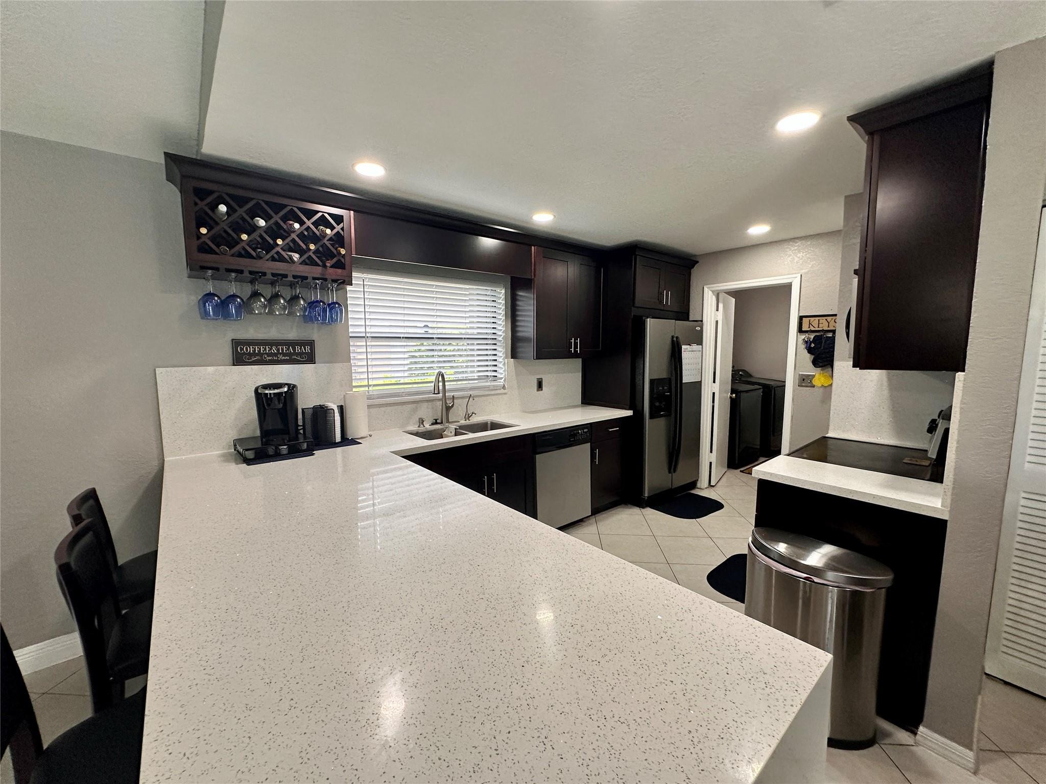 7106 NW 38th St