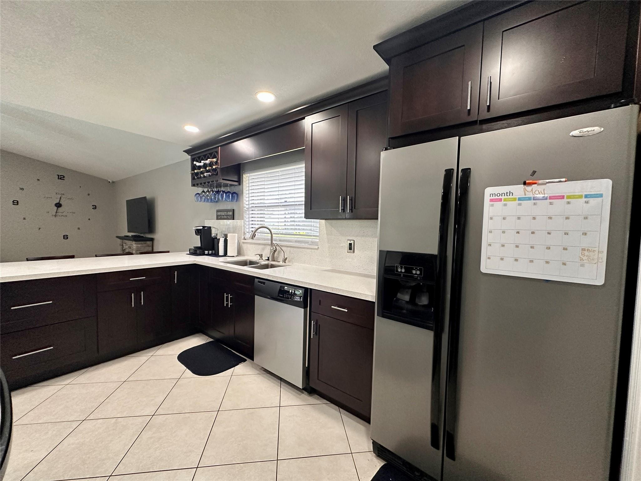 7106 NW 38th St