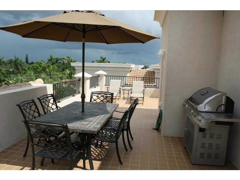 1033 NE 17th Way 1201