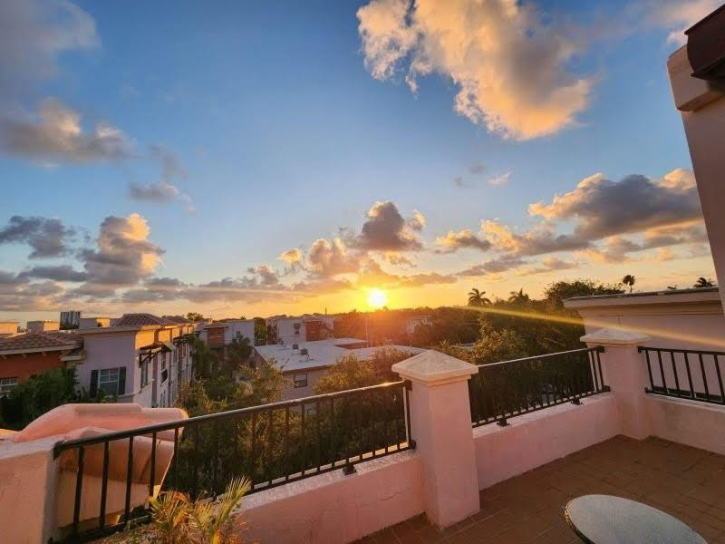 1033 NE 17th Way 1201