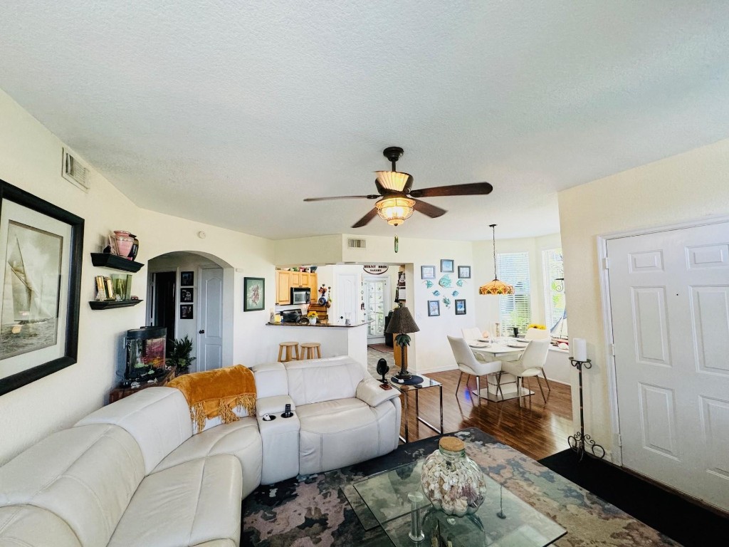 1207 Belmont Pl 1207