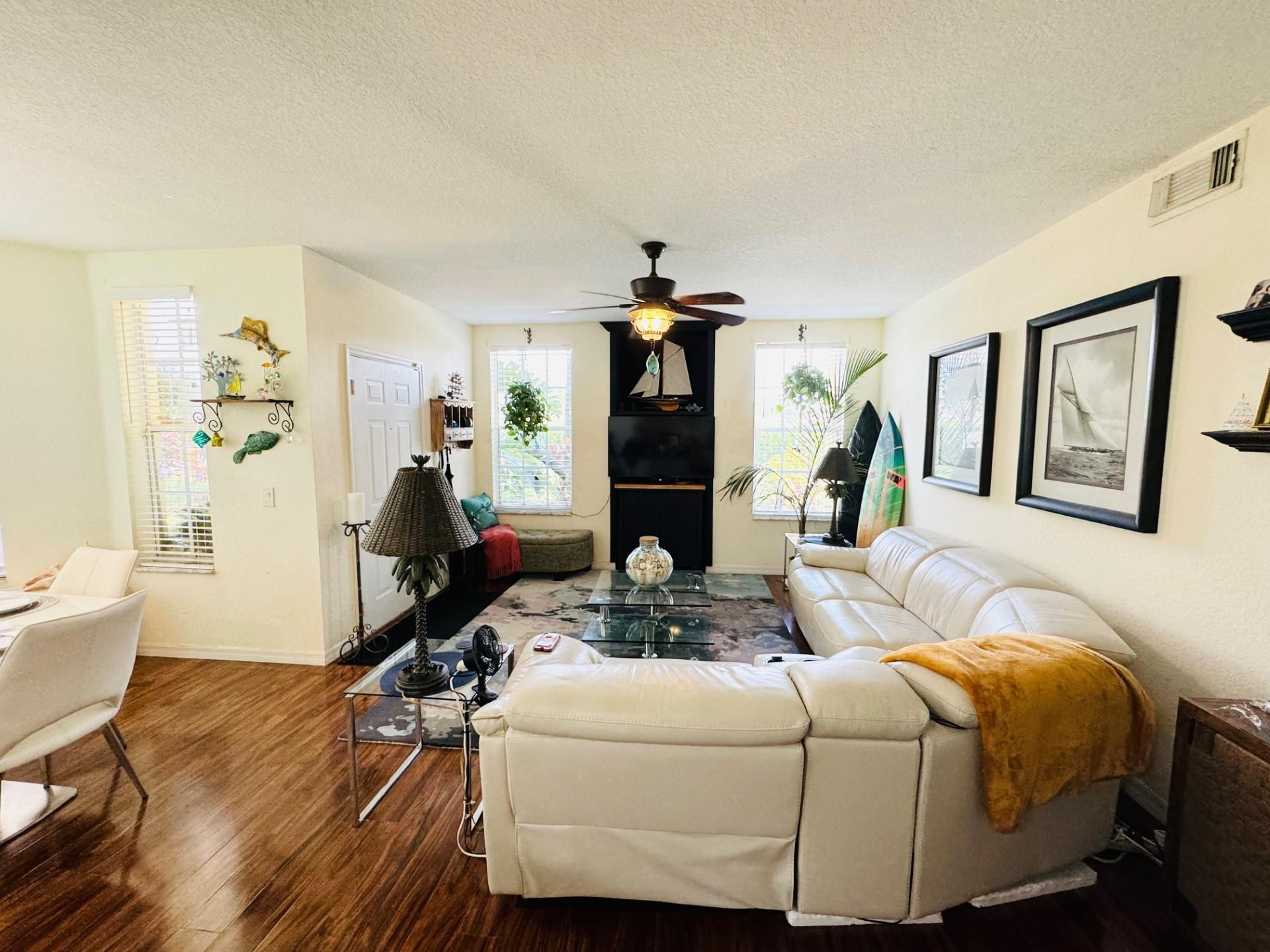 1207 Belmont Pl 1207