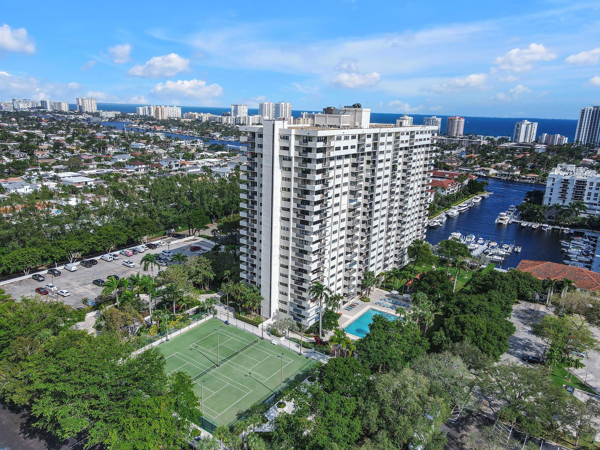 3200 Port Royale Dr 2011