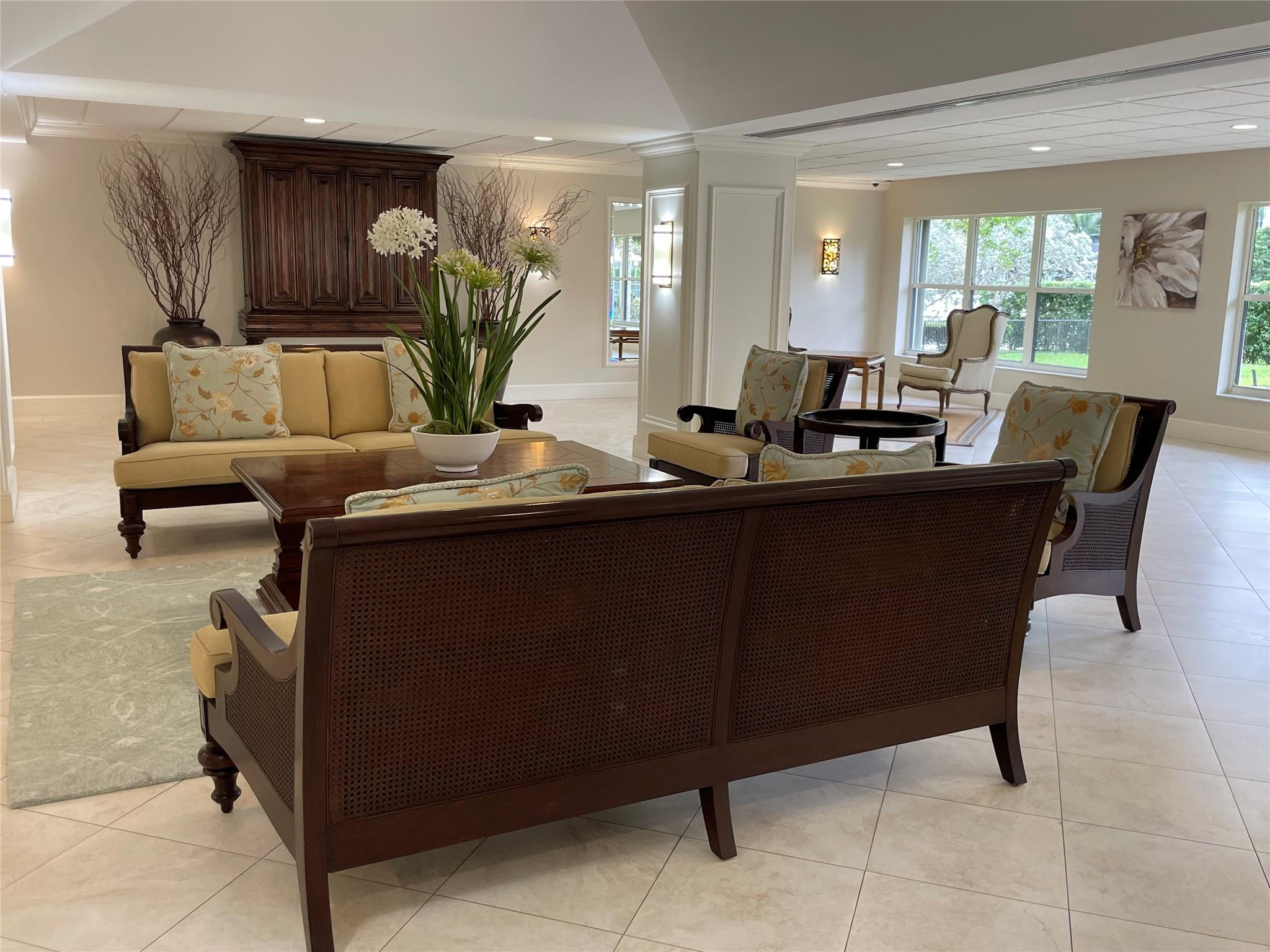 3200 Port Royale Dr 2011