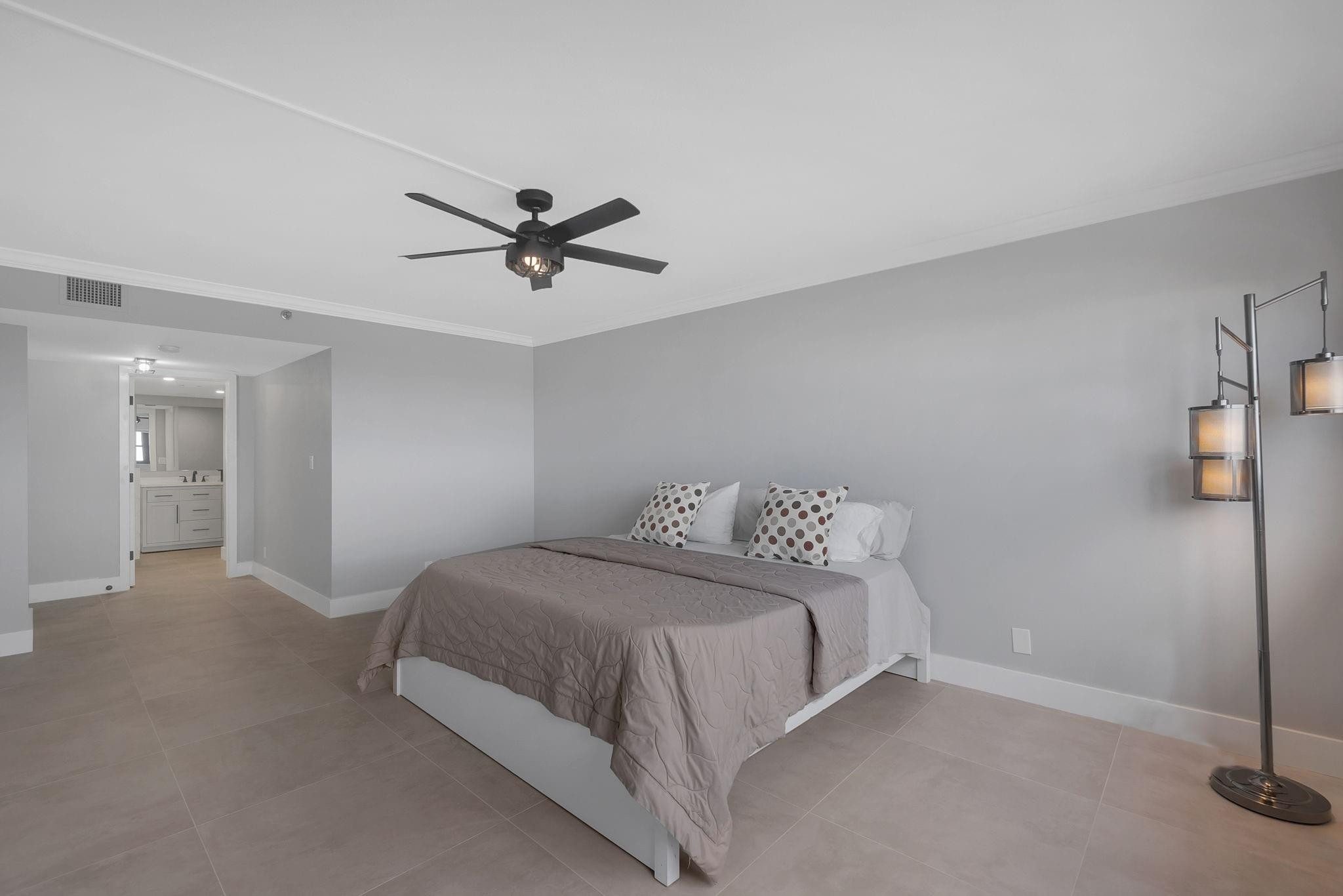 3200 Port Royale Dr 2011