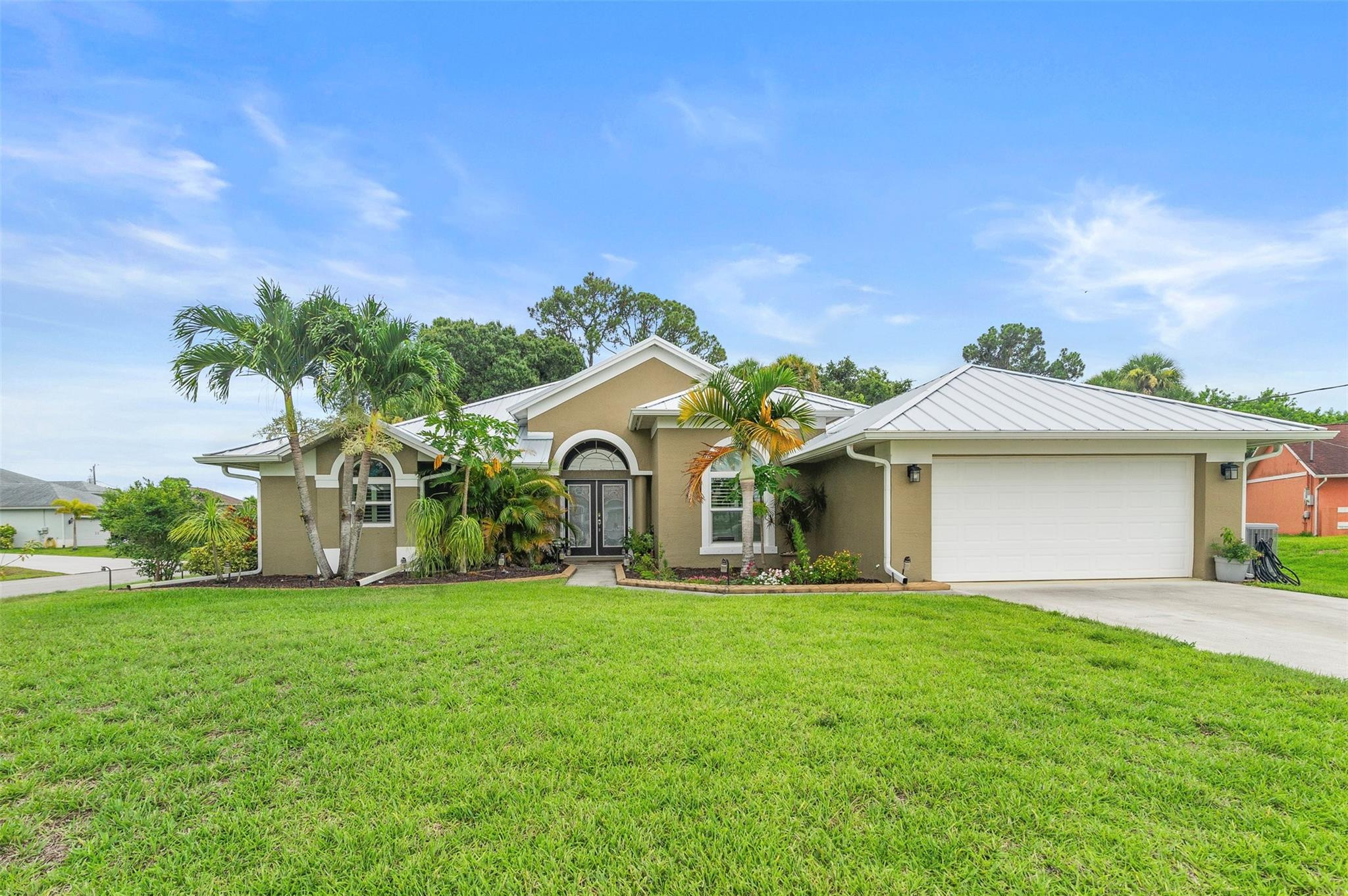 2102 SW Vixen Ct
