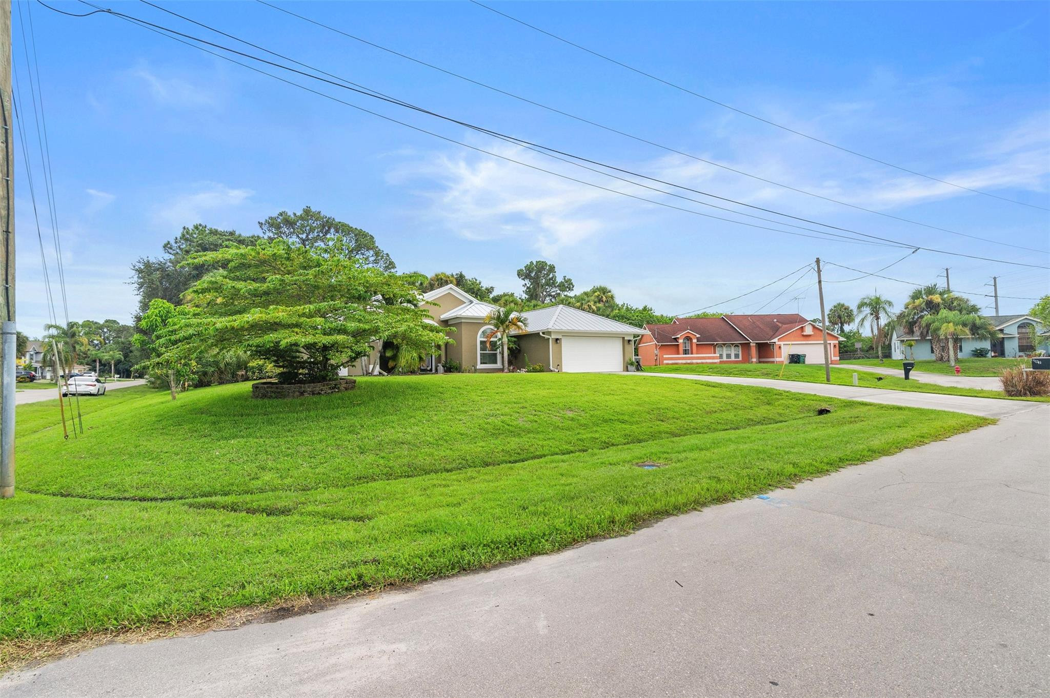 2102 SW Vixen Ct