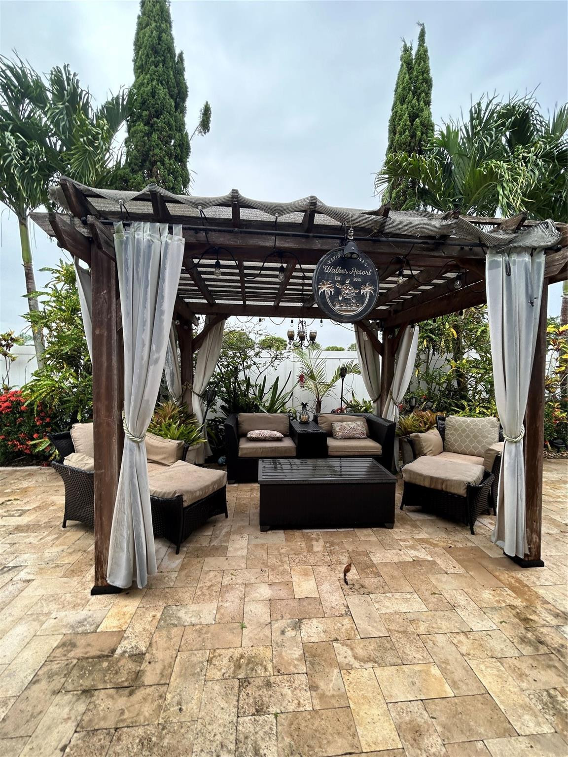 9399 Lake Serena Dr