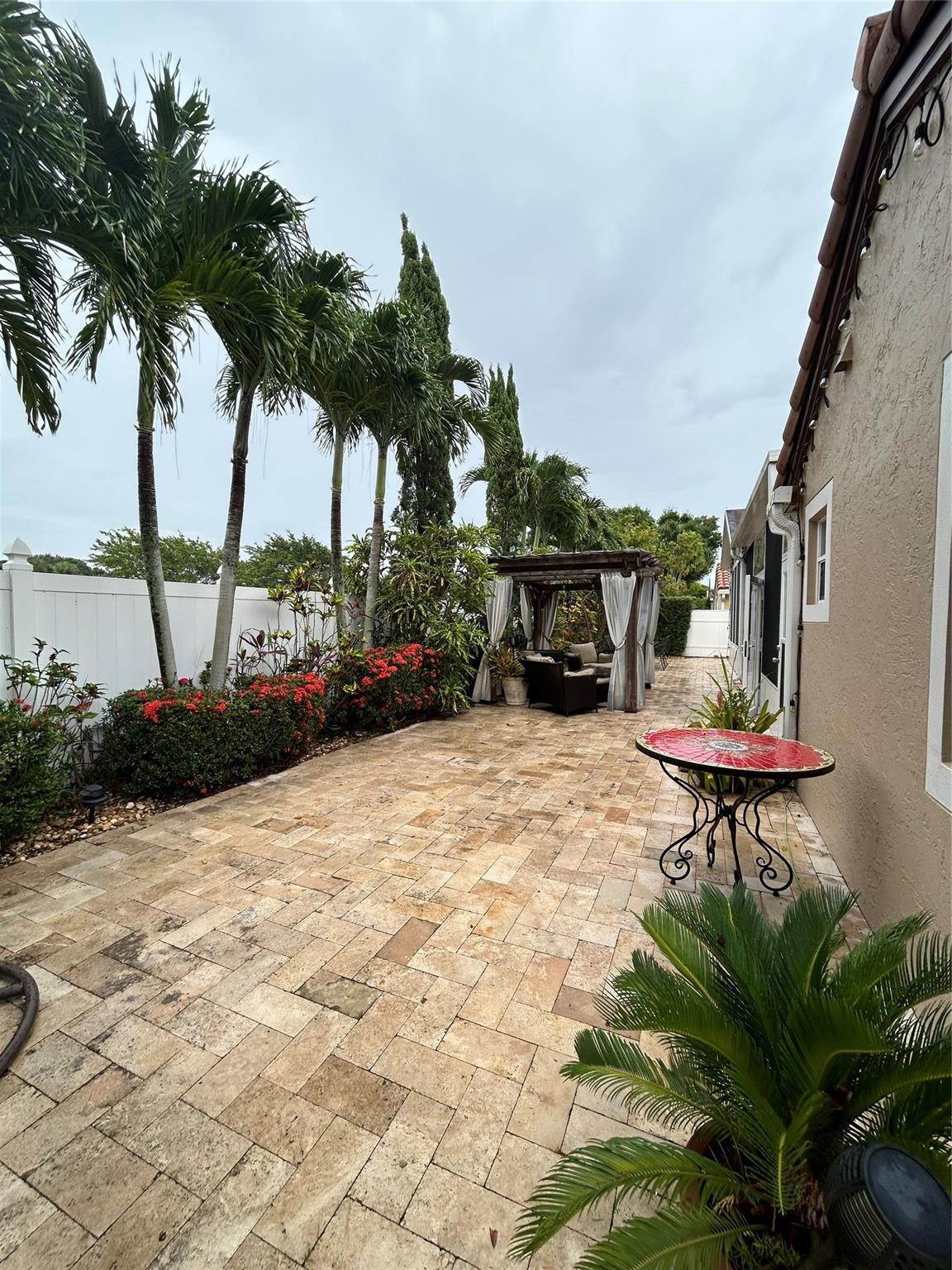 9399 Lake Serena Dr