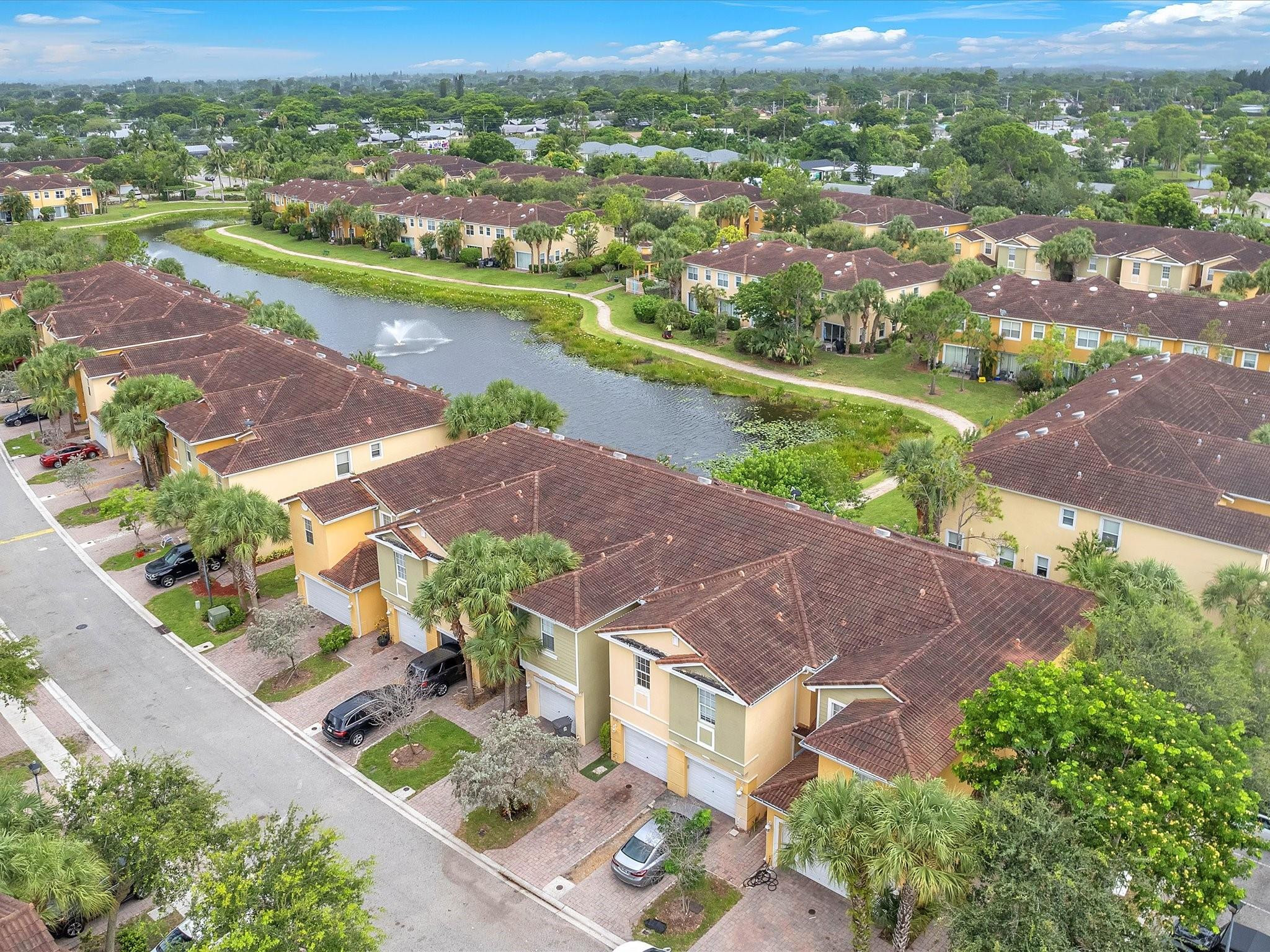 896 Pipers Cay Dr 143