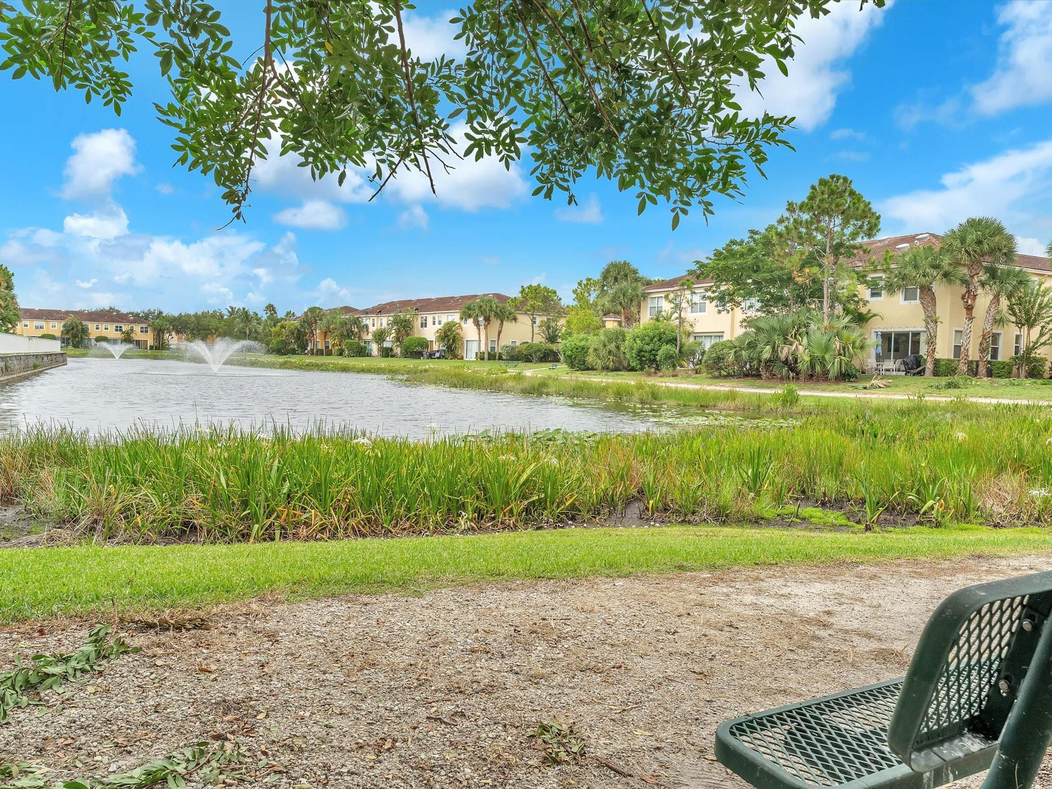 896 Pipers Cay Dr 143