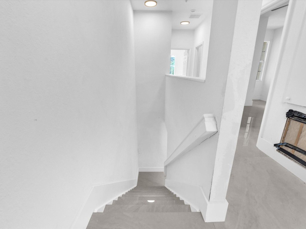 896 Pipers Cay Dr 143