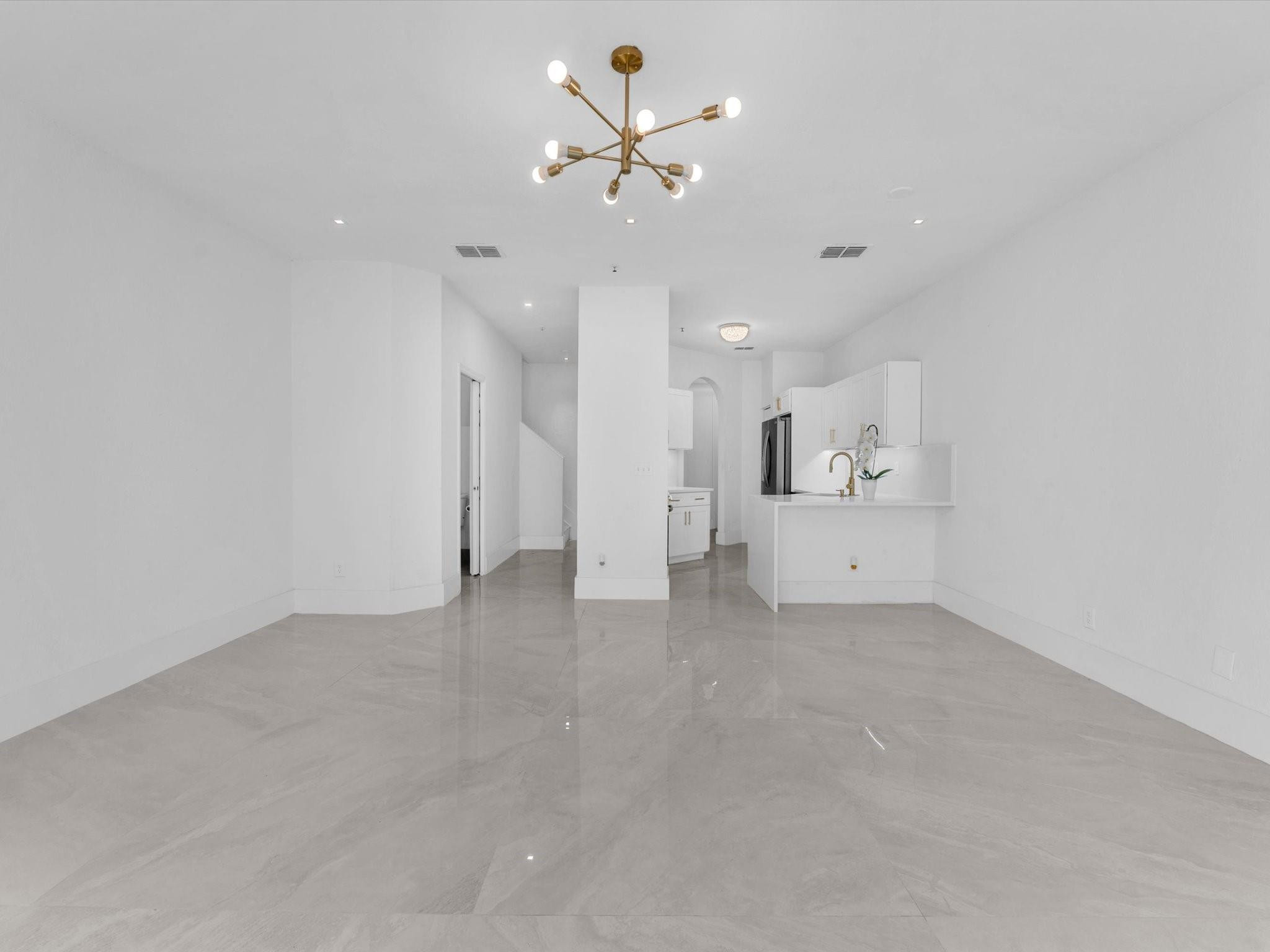 896 Pipers Cay Dr 143