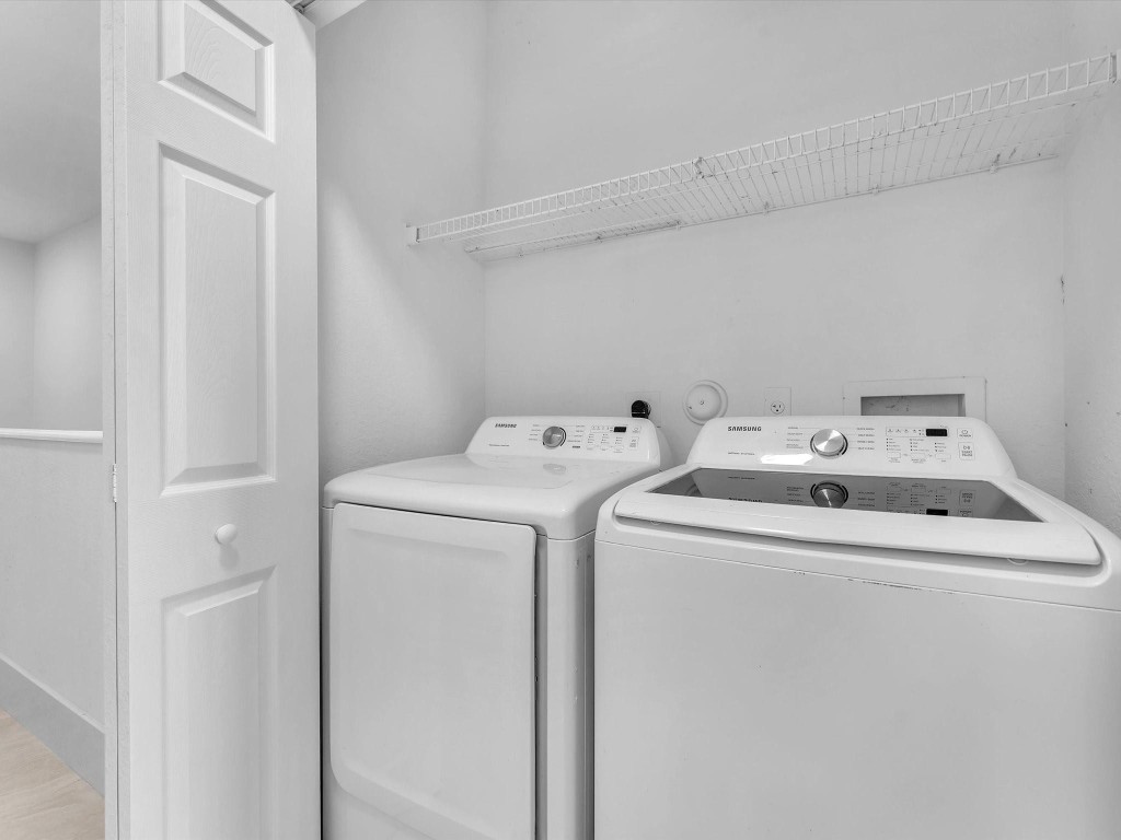 896 Pipers Cay Dr 143