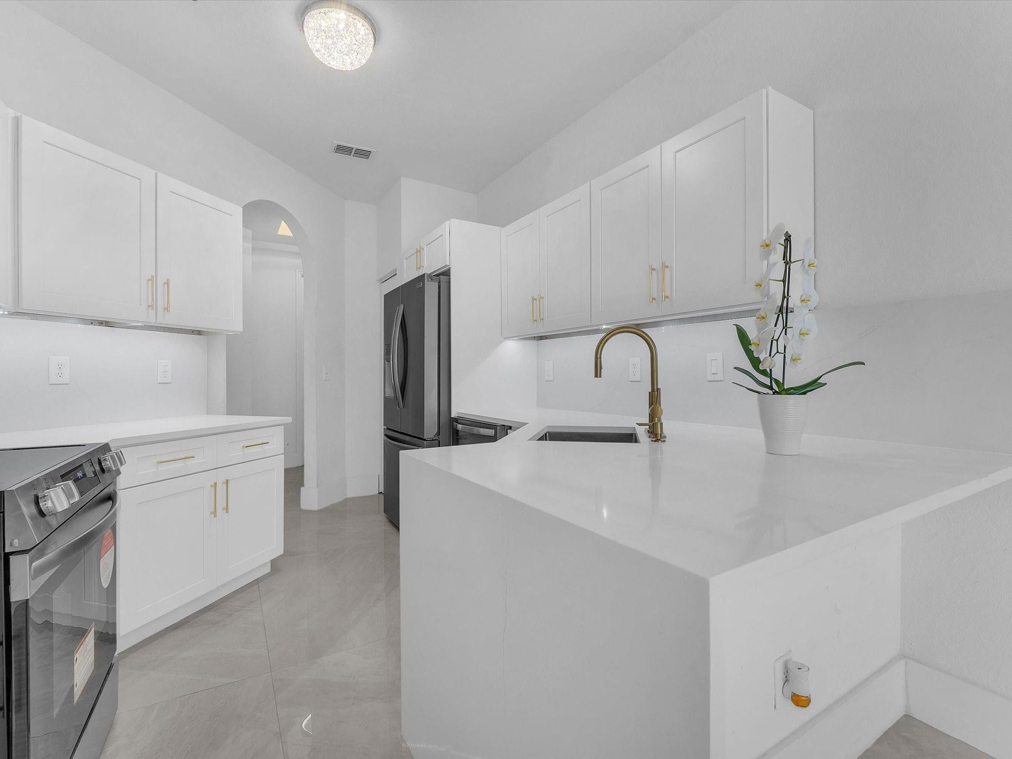 896 Pipers Cay Dr 143