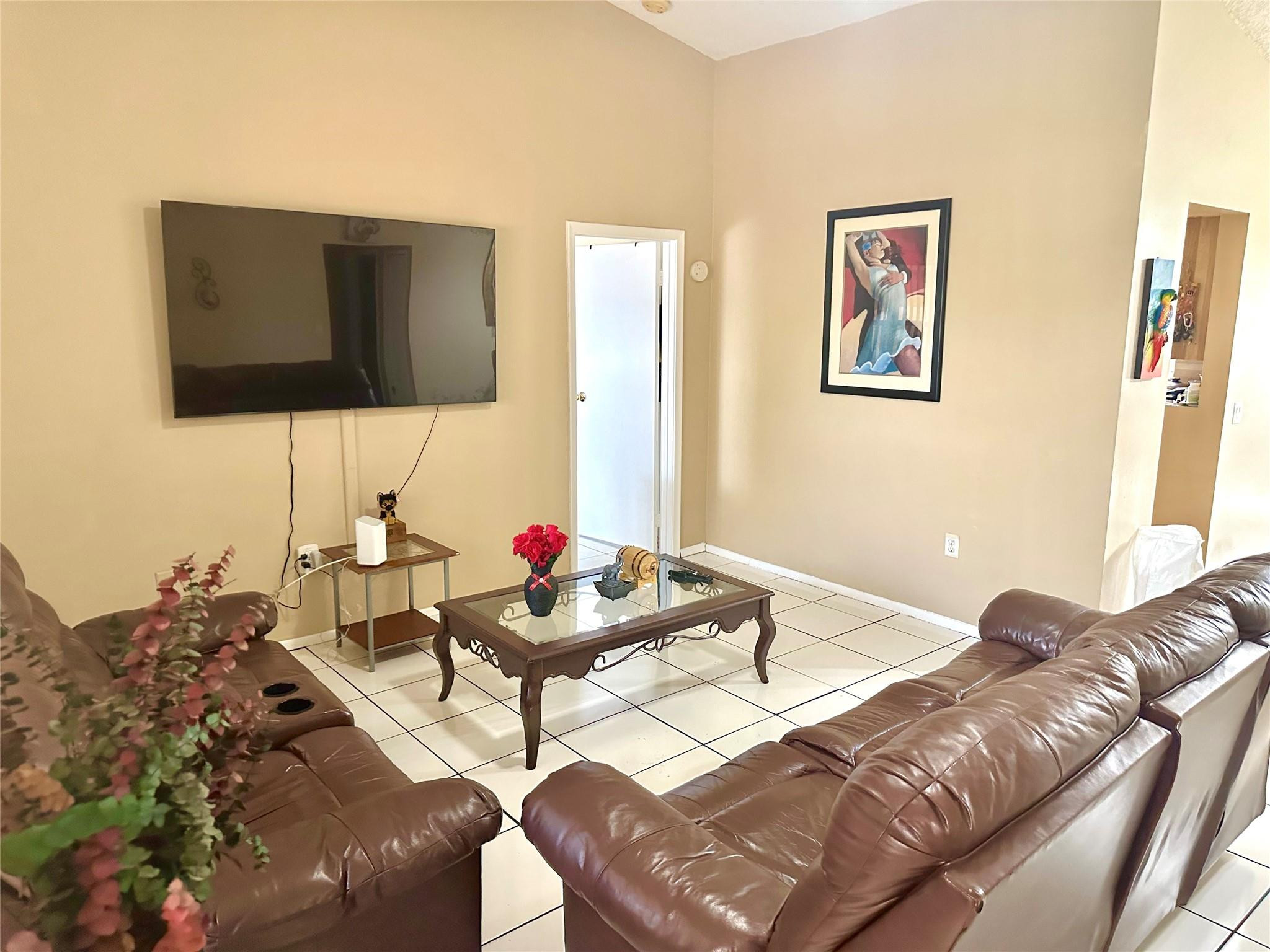 11771 NW 37th St