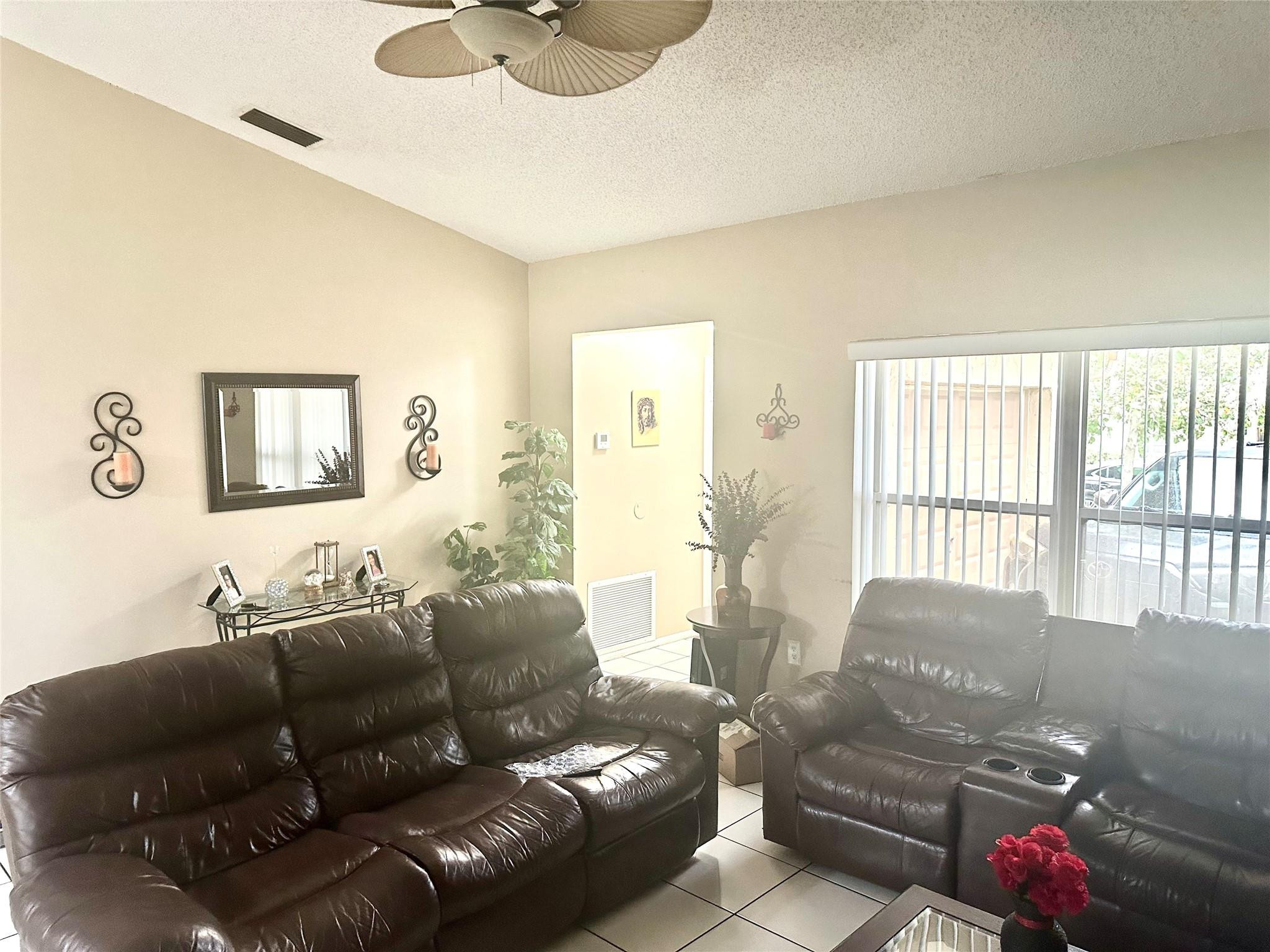 11771 NW 37th St