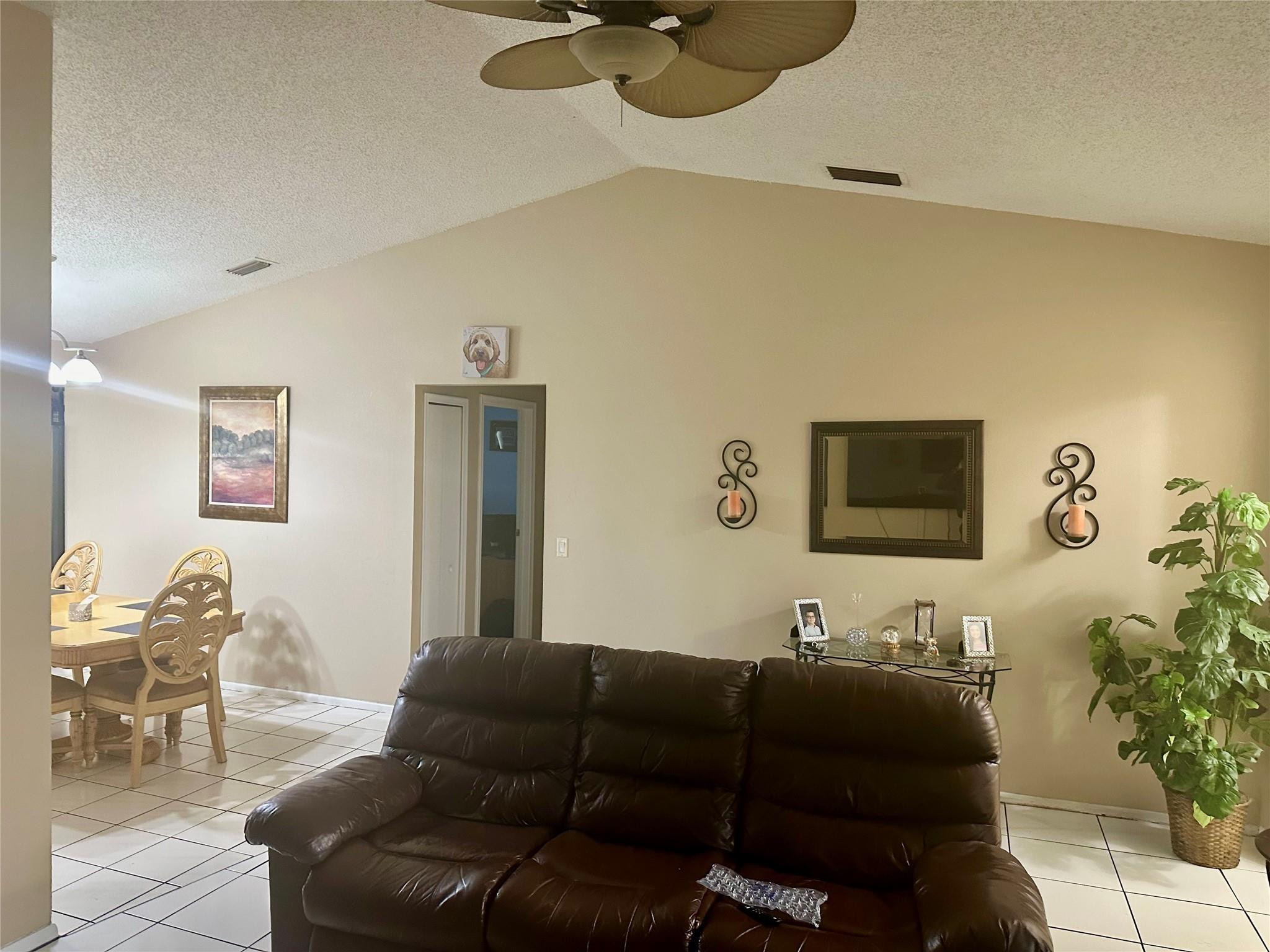 11771 NW 37th St