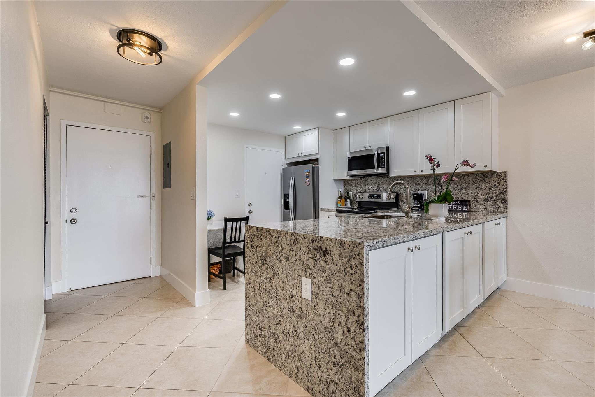 1830 Dixieanna St 602